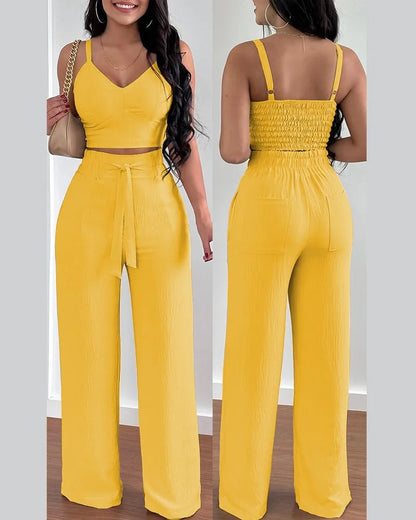 Women’s Modern Office Outfit – Slim Crop Top & High-Waist Wide-Leg Pants
